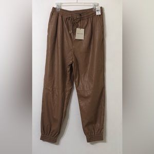 Grace+Karma Women’s  vegan Leather jogger two side pocket pull on brown. M